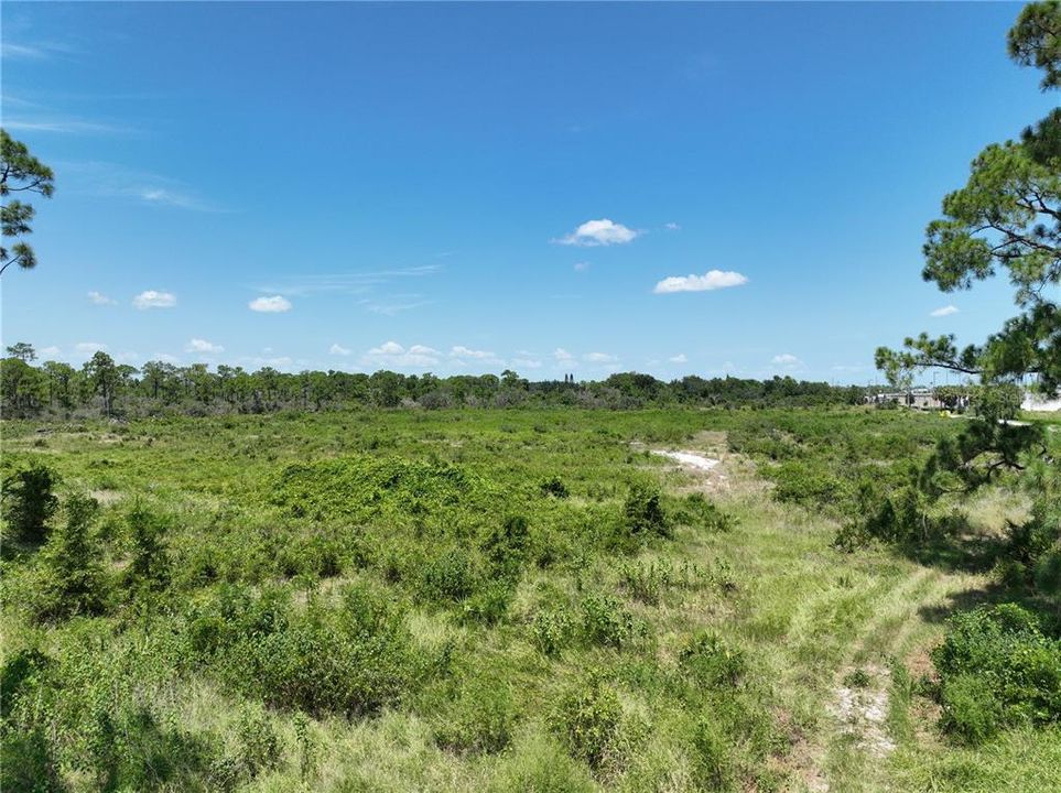 合同活跃: $2,200,000 (9.93 acres)