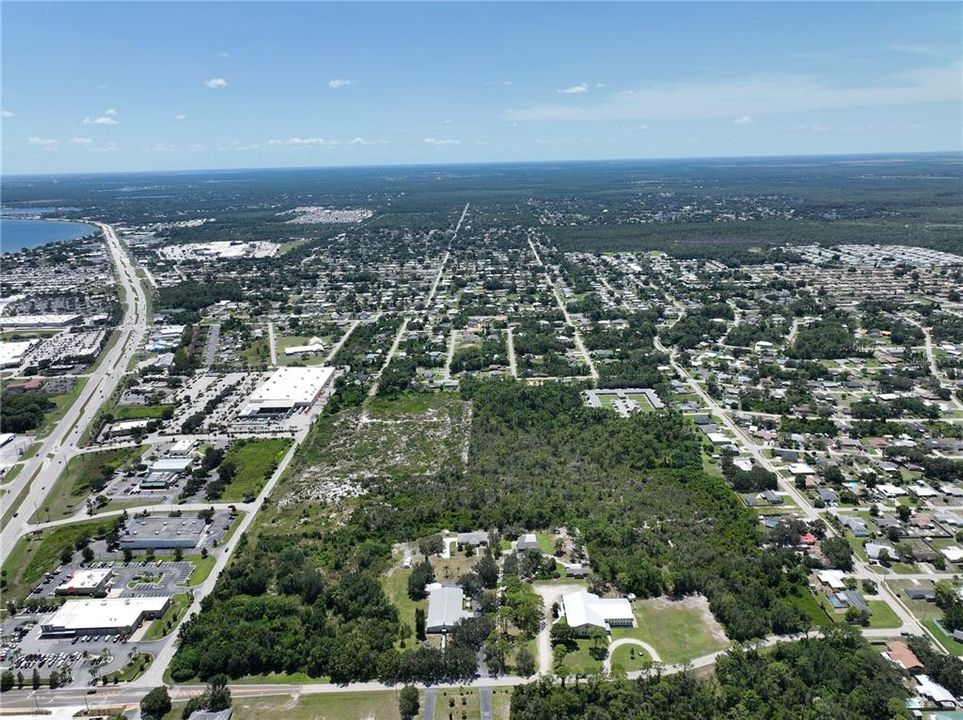 合同活跃: $2,200,000 (9.93 acres)