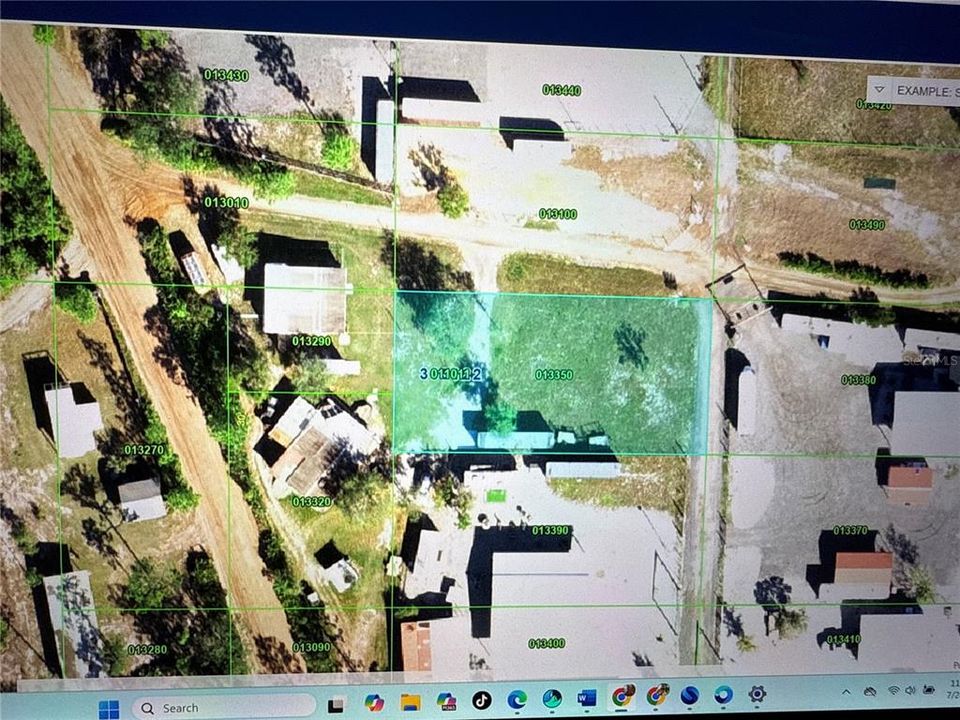 На продажу: $80,000 (1.36 acres)