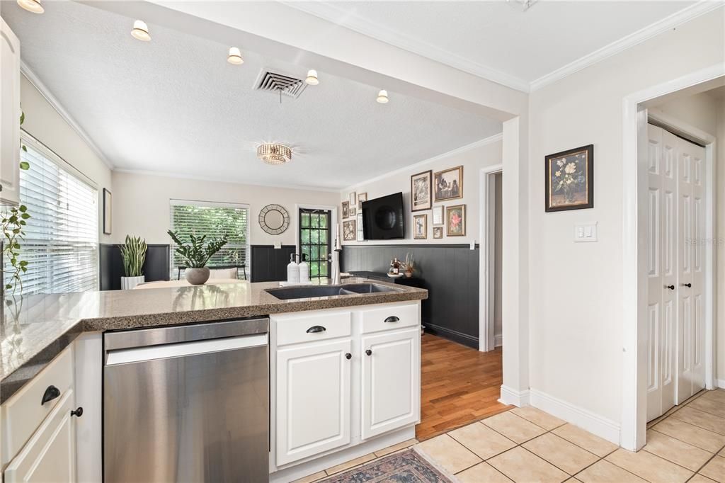 For Sale: $609,000 (3 beds, 2 baths, 1645 Square Feet)