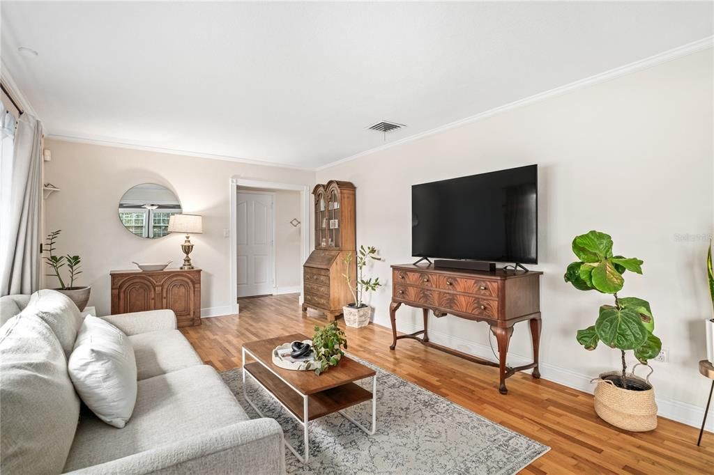 For Sale: $609,000 (3 beds, 2 baths, 1645 Square Feet)