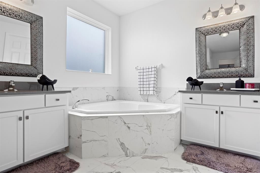 En Venta: $1,100,000 (7 camas, 4 baños, 5506 Pies cuadrados)