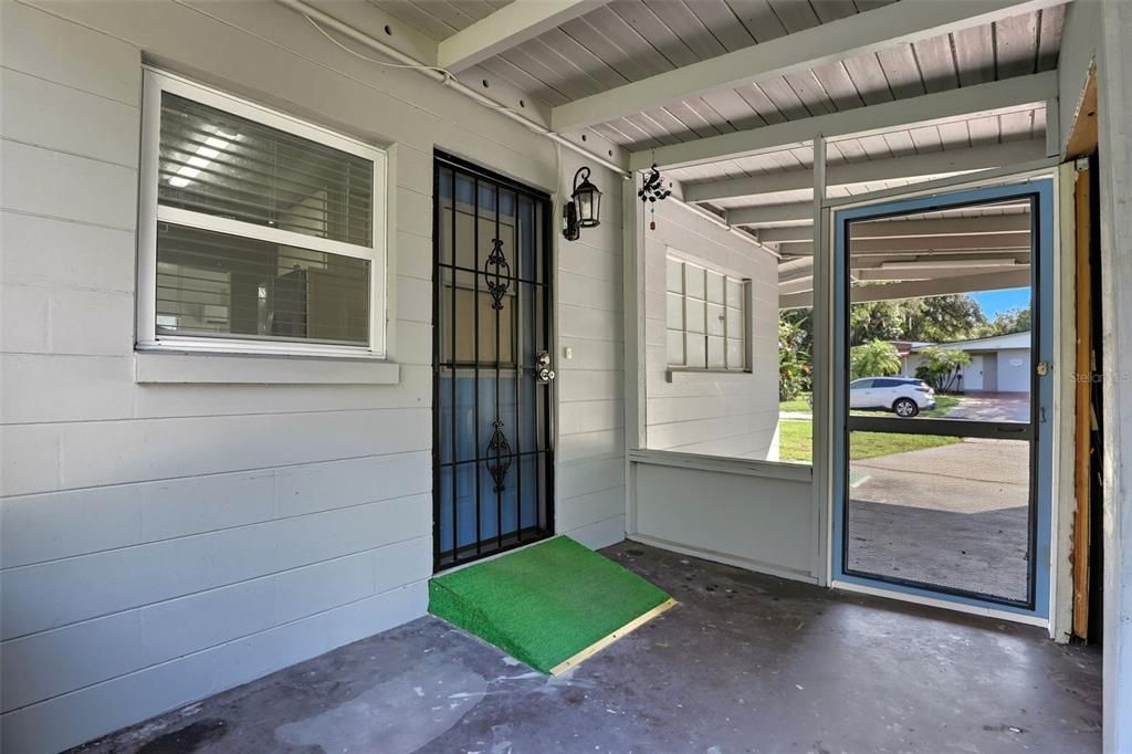 Под контрактом: $275,000 (3 спален, 1 ванн, 1175 Квадратных фут)