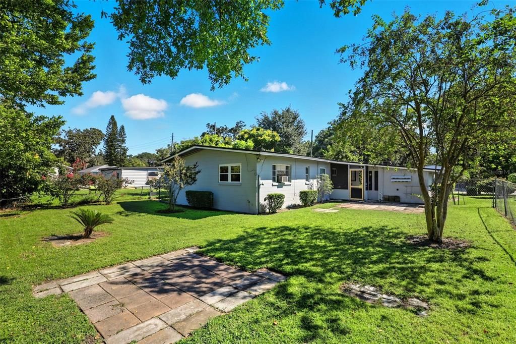 Под контрактом: $275,000 (3 спален, 1 ванн, 1175 Квадратных фут)