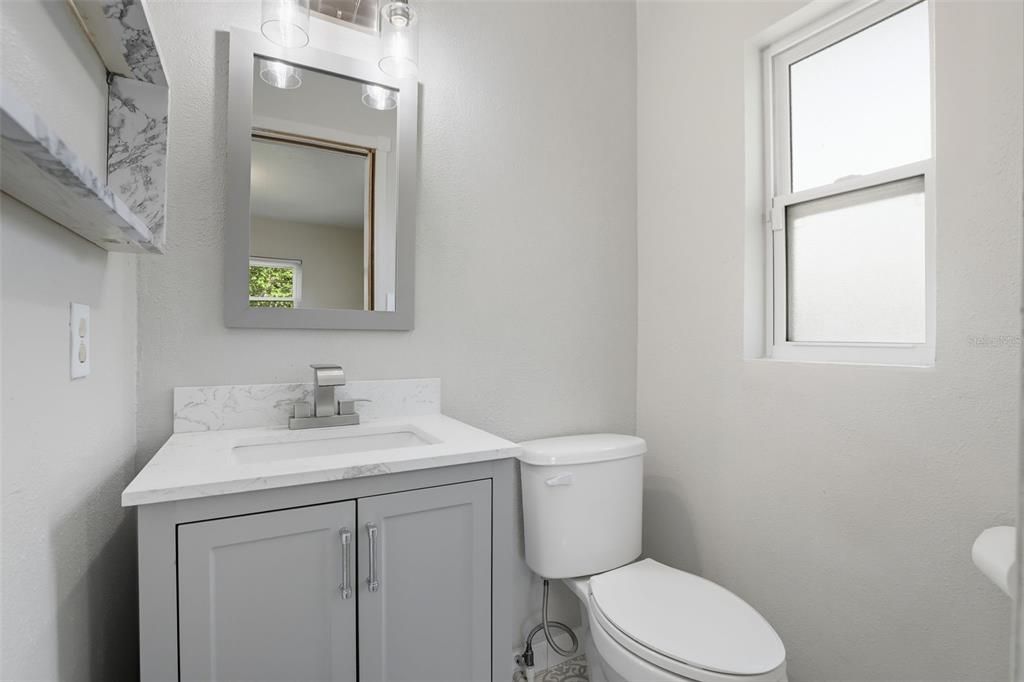 Под контрактом: $275,000 (3 спален, 1 ванн, 1175 Квадратных фут)