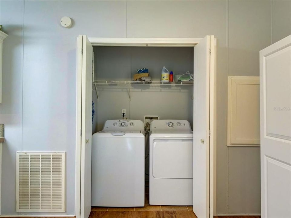 На продажу: $239,000 (3 спален, 2 ванн, 1440 Квадратных фут)