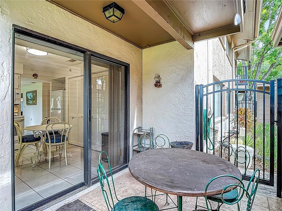 待售: $129,900 (2 贝兹, 2 浴室, 1144 平方英尺)