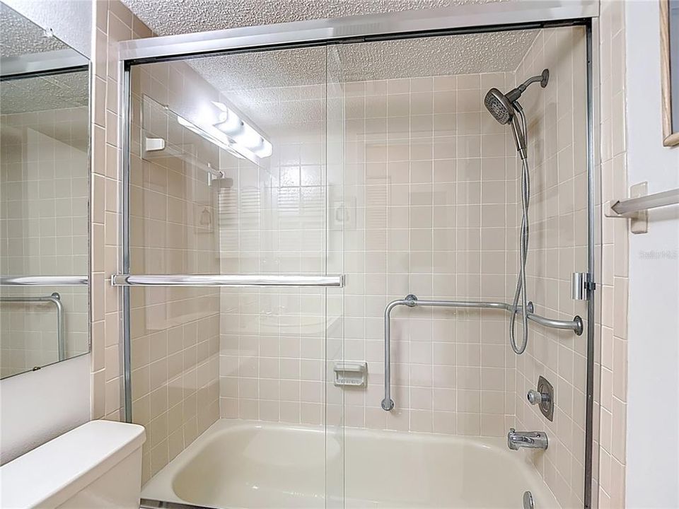 待售: $129,900 (2 贝兹, 2 浴室, 1144 平方英尺)