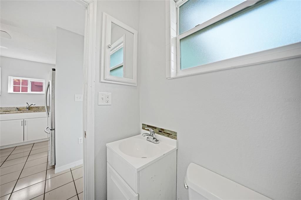 Под контрактом: $175,000 (3 спален, 2 ванн, 1229 Квадратных фут)