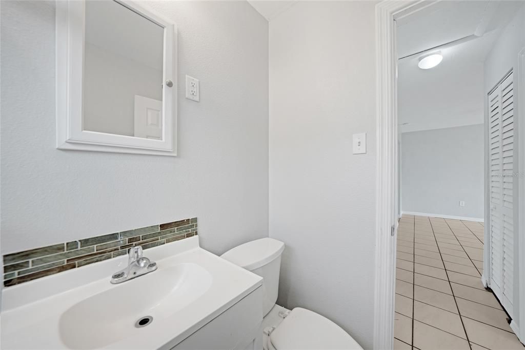 Под контрактом: $175,000 (3 спален, 2 ванн, 1229 Квадратных фут)