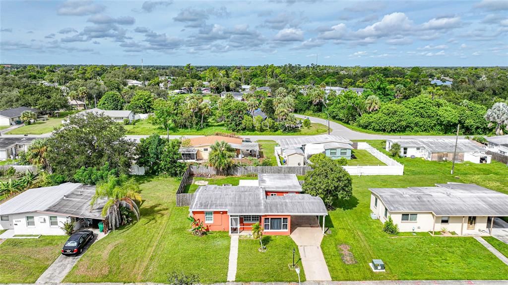 Под контрактом: $175,000 (3 спален, 2 ванн, 1229 Квадратных фут)