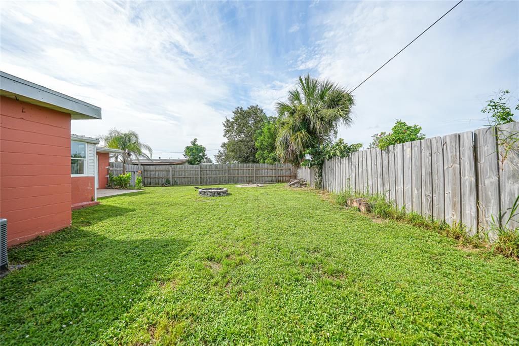 Под контрактом: $175,000 (3 спален, 2 ванн, 1229 Квадратных фут)