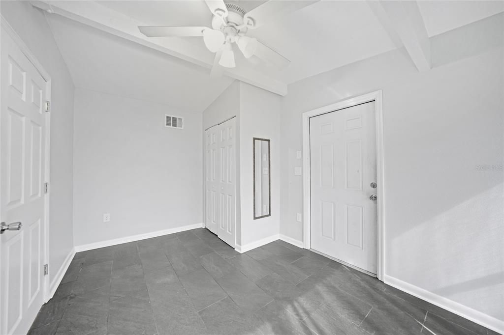 Под контрактом: $175,000 (3 спален, 2 ванн, 1229 Квадратных фут)