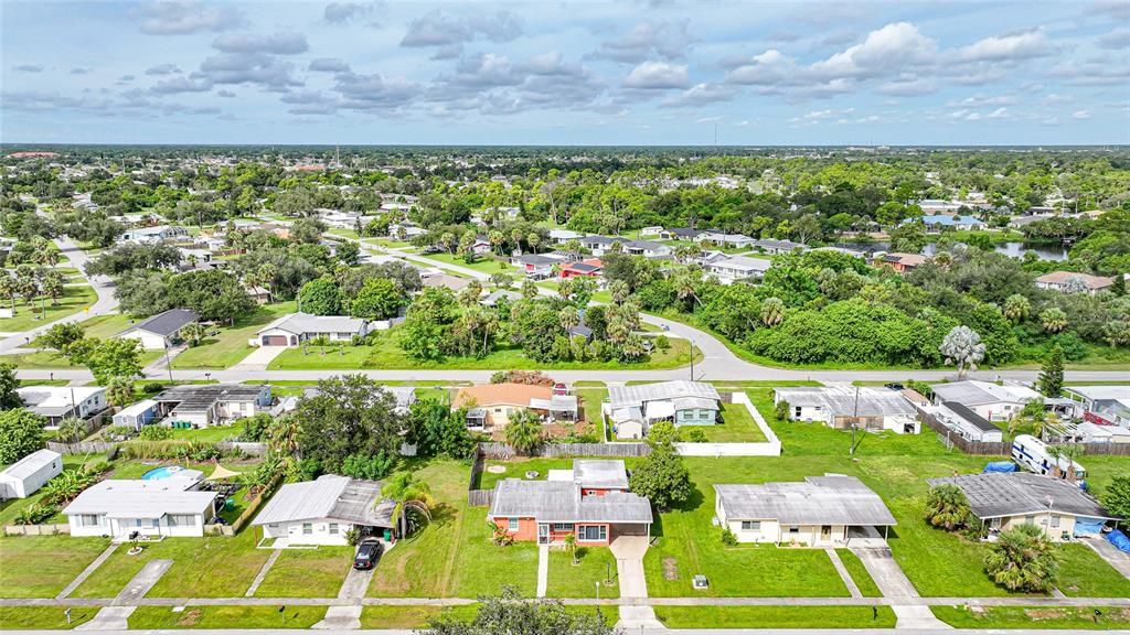 Под контрактом: $175,000 (3 спален, 2 ванн, 1229 Квадратных фут)