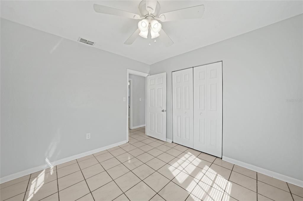 Под контрактом: $175,000 (3 спален, 2 ванн, 1229 Квадратных фут)