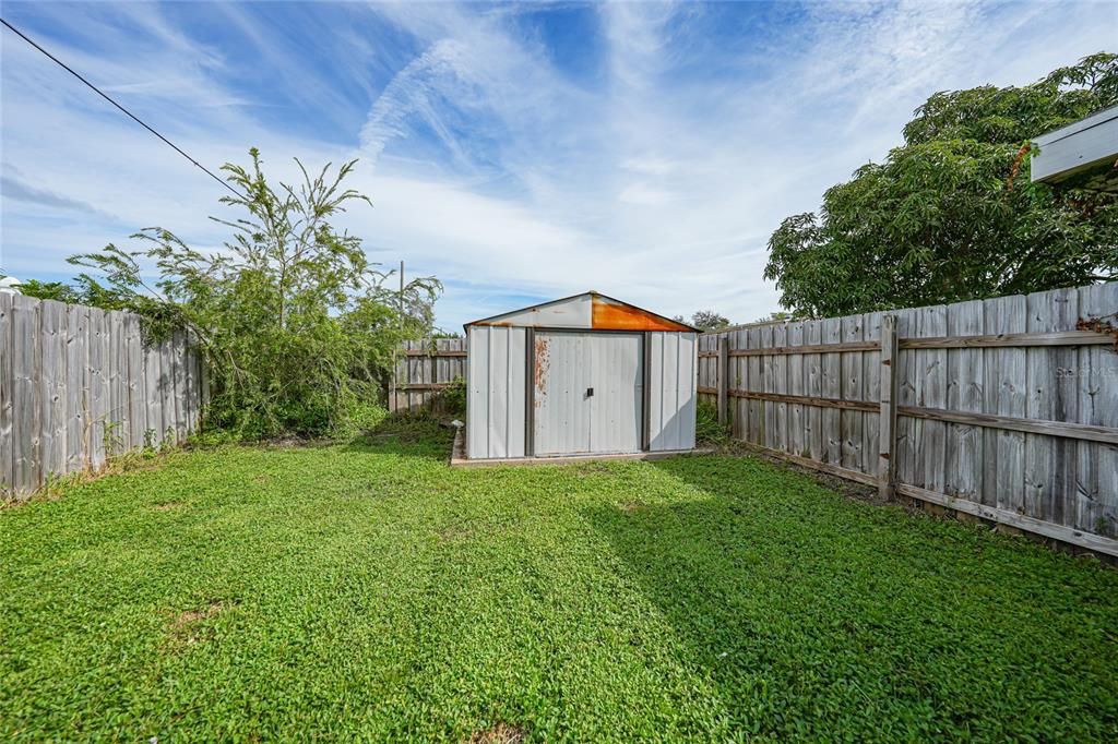 Под контрактом: $175,000 (3 спален, 2 ванн, 1229 Квадратных фут)