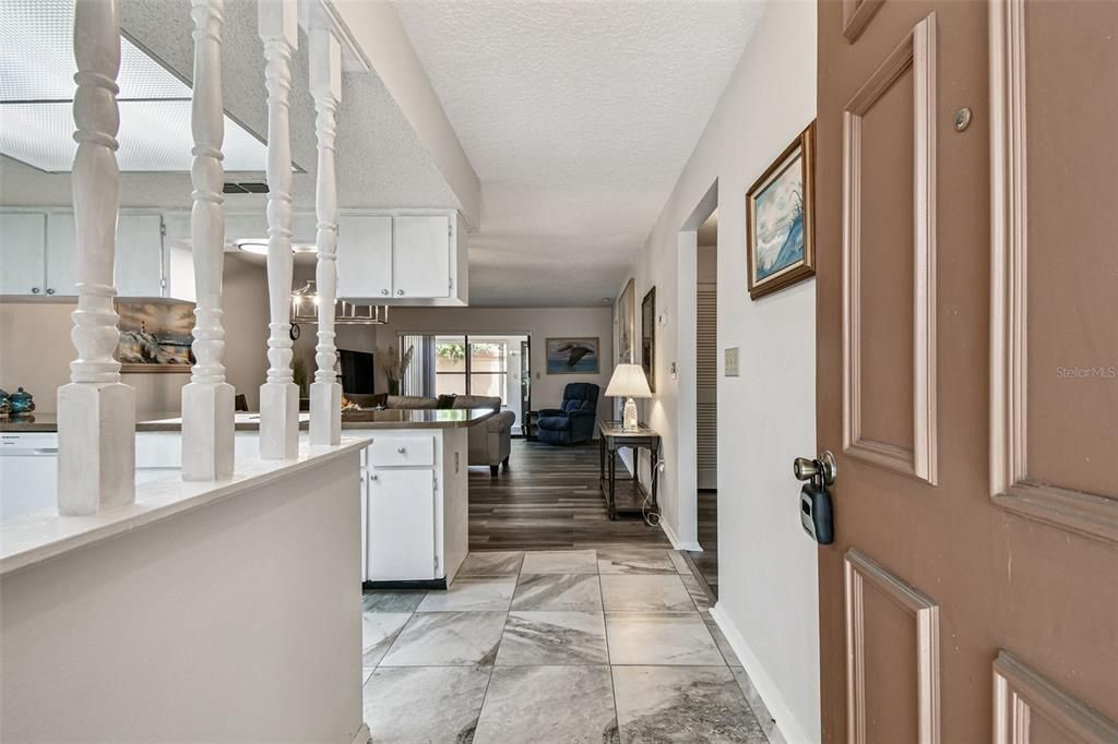 待售: $165,000 (2 贝兹, 2 浴室, 1029 平方英尺)