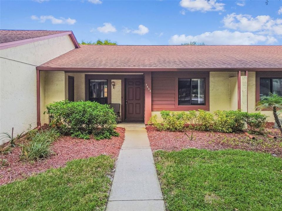 待售: $165,000 (2 贝兹, 2 浴室, 1029 平方英尺)