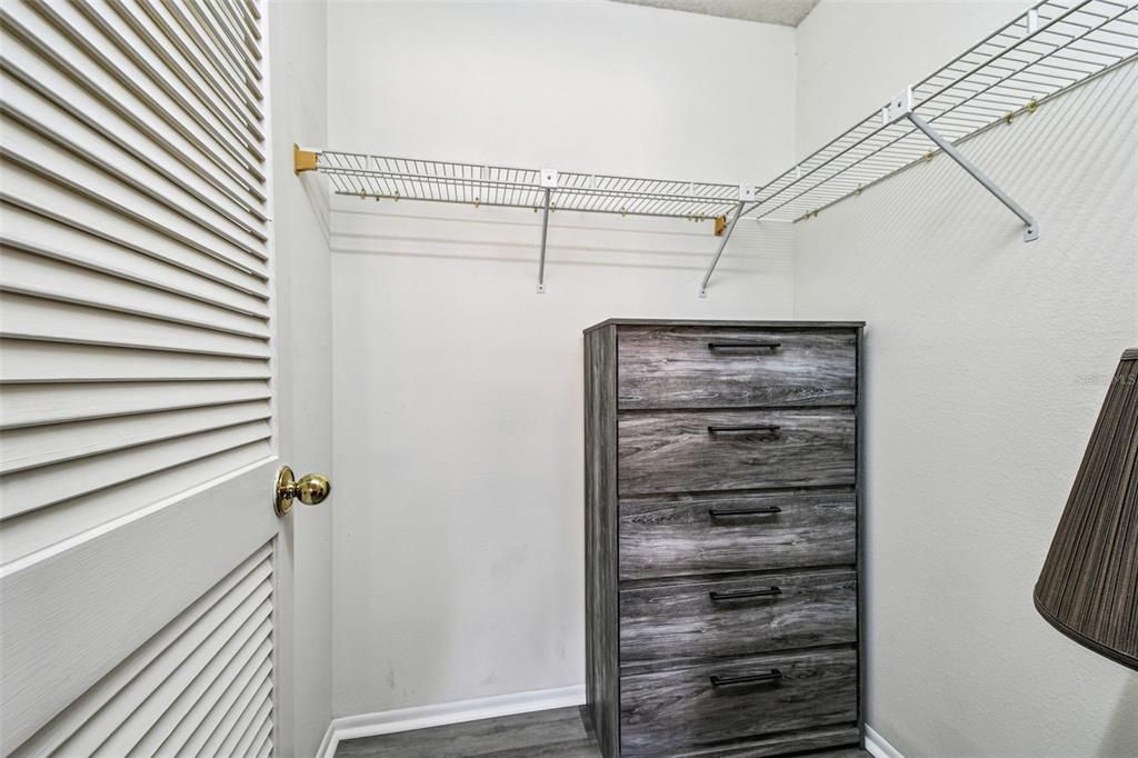 待售: $165,000 (2 贝兹, 2 浴室, 1029 平方英尺)