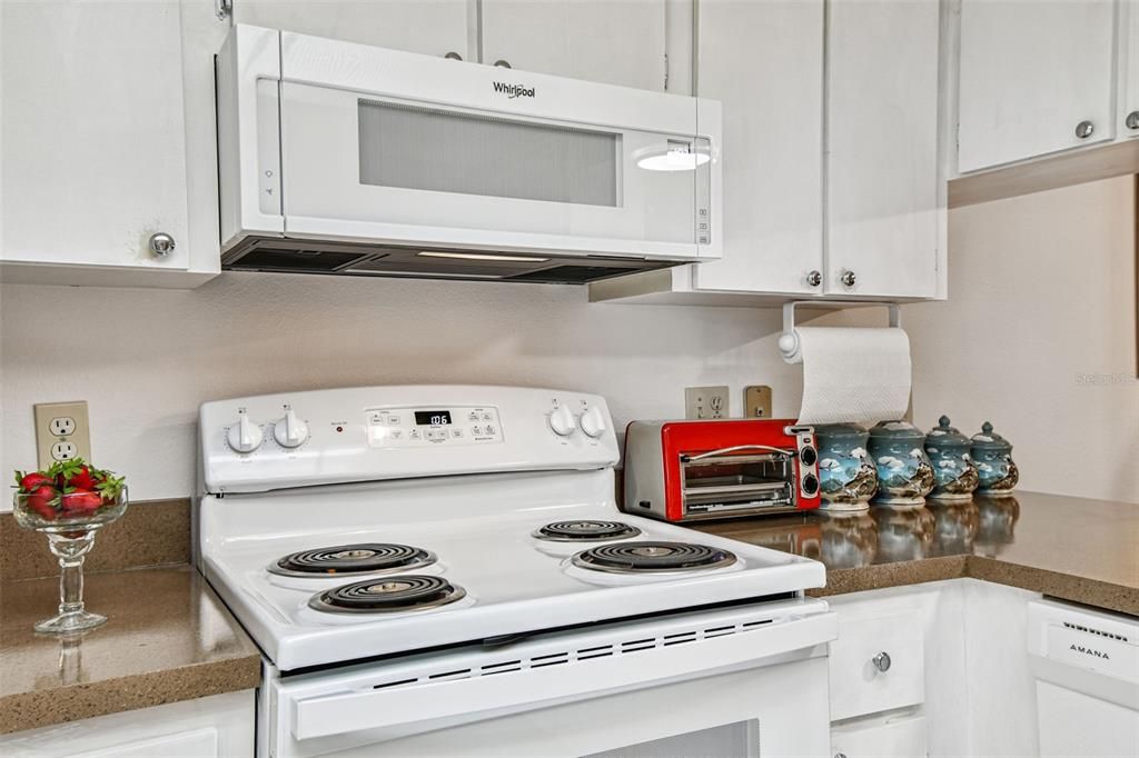 待售: $165,000 (2 贝兹, 2 浴室, 1029 平方英尺)