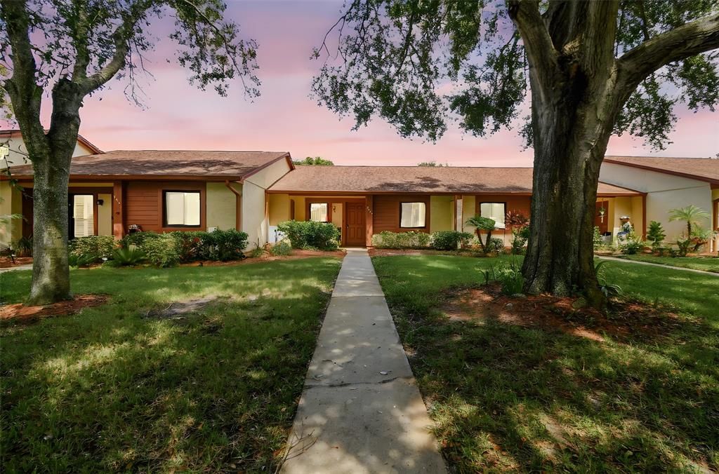 待售: $165,000 (2 贝兹, 2 浴室, 1029 平方英尺)