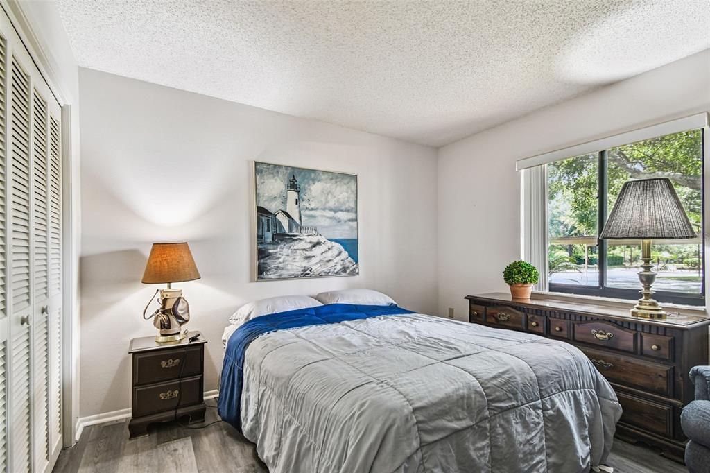 待售: $165,000 (2 贝兹, 2 浴室, 1029 平方英尺)