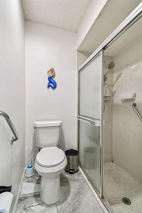 待售: $165,000 (2 贝兹, 2 浴室, 1029 平方英尺)