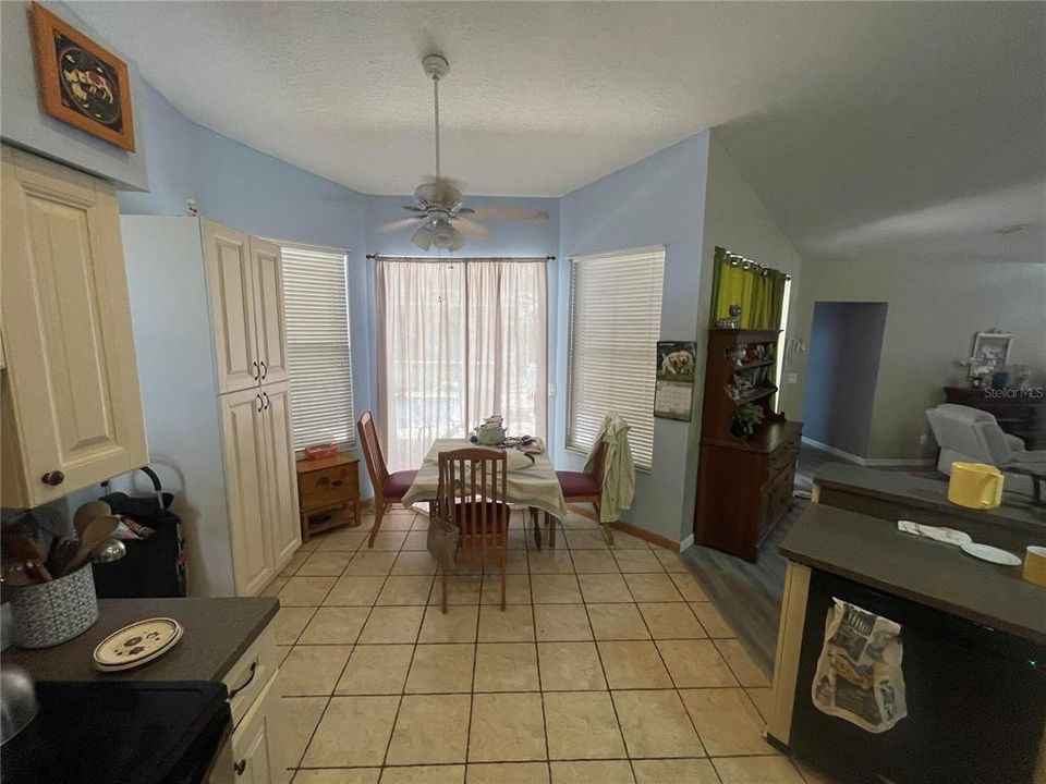 For Sale: $379,900 (3 beds, 2 baths, 2157 Square Feet)