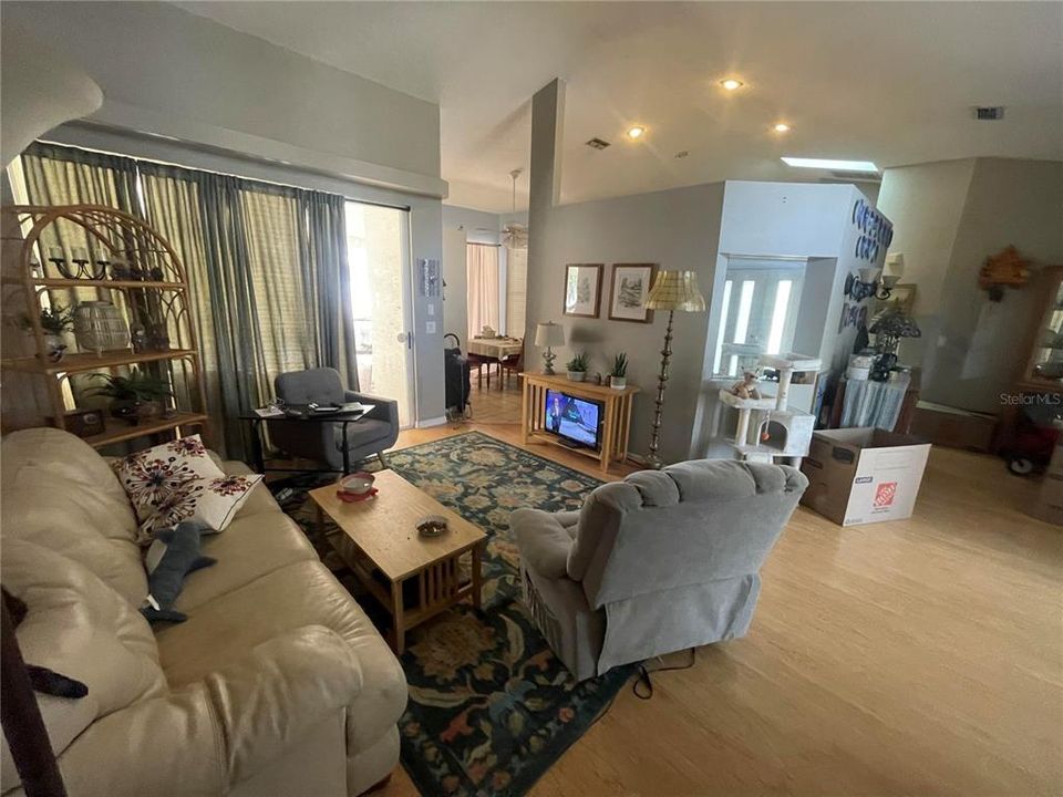 For Sale: $379,900 (3 beds, 2 baths, 2157 Square Feet)