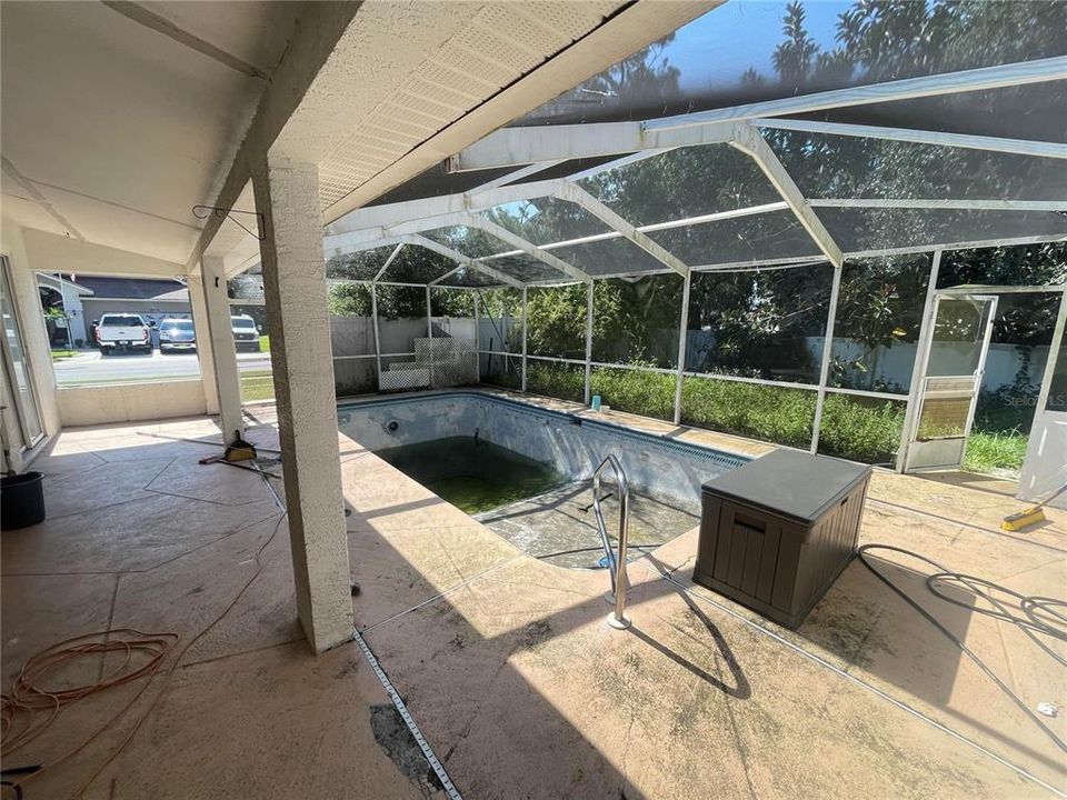 For Sale: $379,900 (3 beds, 2 baths, 2157 Square Feet)