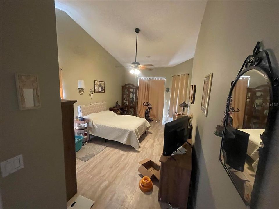 For Sale: $379,900 (3 beds, 2 baths, 2157 Square Feet)