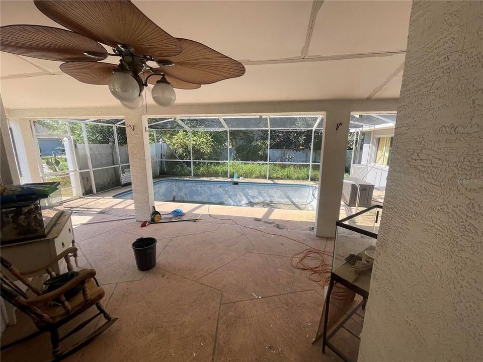 For Sale: $379,900 (3 beds, 2 baths, 2157 Square Feet)