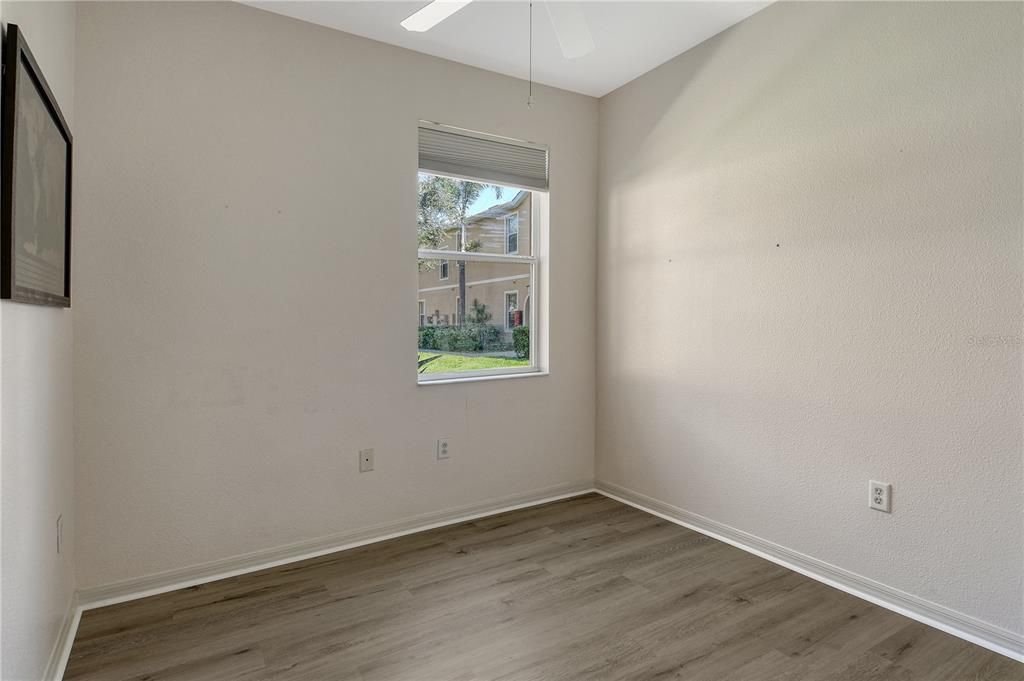 Под контрактом: $268,000 (3 спален, 2 ванн, 1210 Квадратных фут)