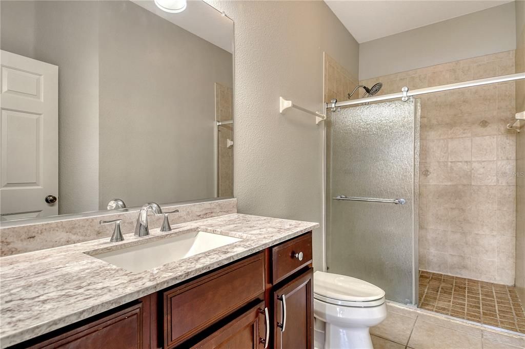 Под контрактом: $268,000 (3 спален, 2 ванн, 1210 Квадратных фут)