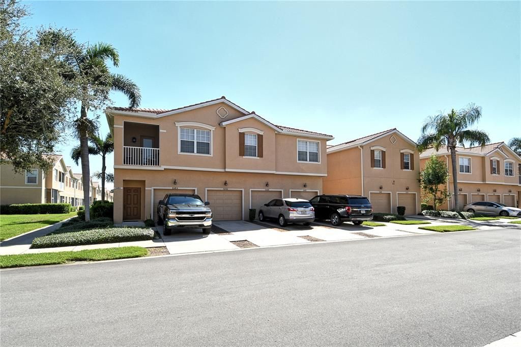 Под контрактом: $268,000 (3 спален, 2 ванн, 1210 Квадратных фут)