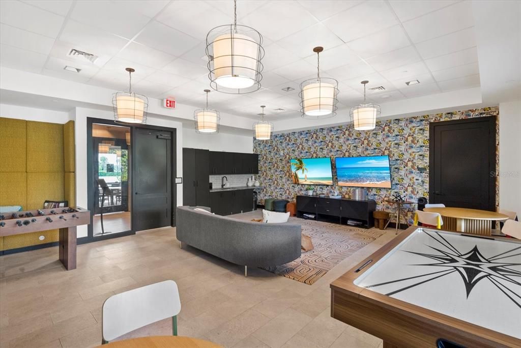 Active With Contract: $639,000 (4 beds, 3 baths, 2399 Square Feet)