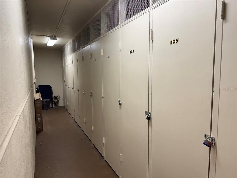 For Sale: $139,000 (2 beds, 2 baths, 860 Square Feet)