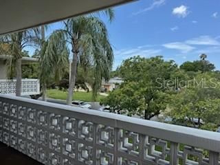 For Sale: $139,000 (2 beds, 2 baths, 860 Square Feet)