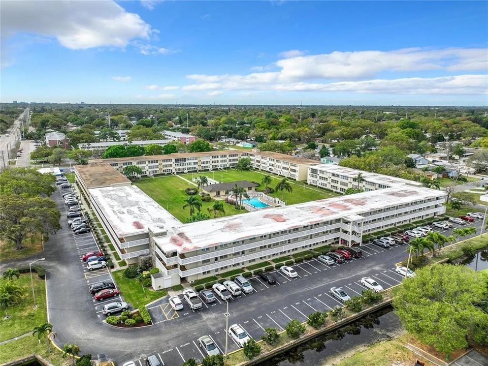 For Sale: $139,000 (2 beds, 2 baths, 860 Square Feet)