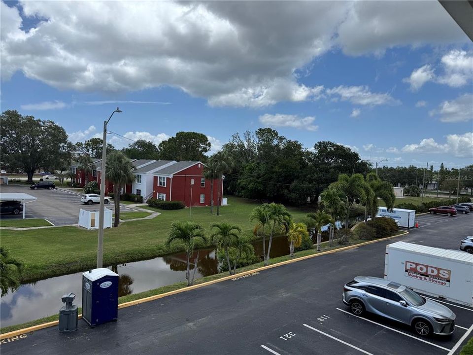 For Sale: $139,000 (2 beds, 2 baths, 860 Square Feet)