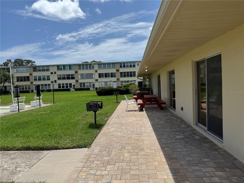 For Sale: $139,000 (2 beds, 2 baths, 860 Square Feet)