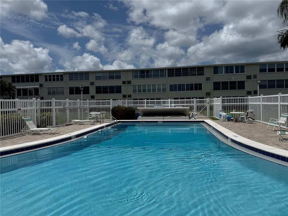 For Sale: $139,000 (2 beds, 2 baths, 860 Square Feet)