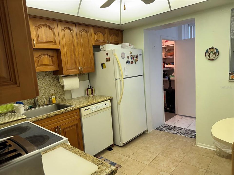 For Sale: $139,000 (2 beds, 2 baths, 860 Square Feet)