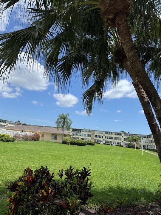 For Sale: $139,000 (2 beds, 2 baths, 860 Square Feet)