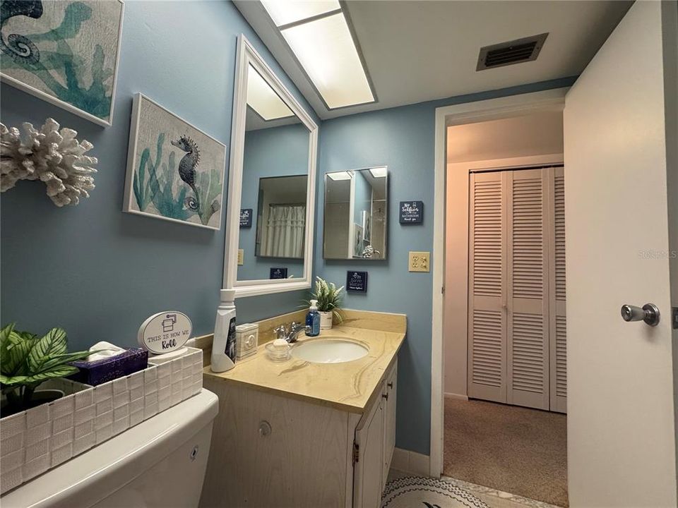 For Sale: $139,000 (2 beds, 2 baths, 860 Square Feet)