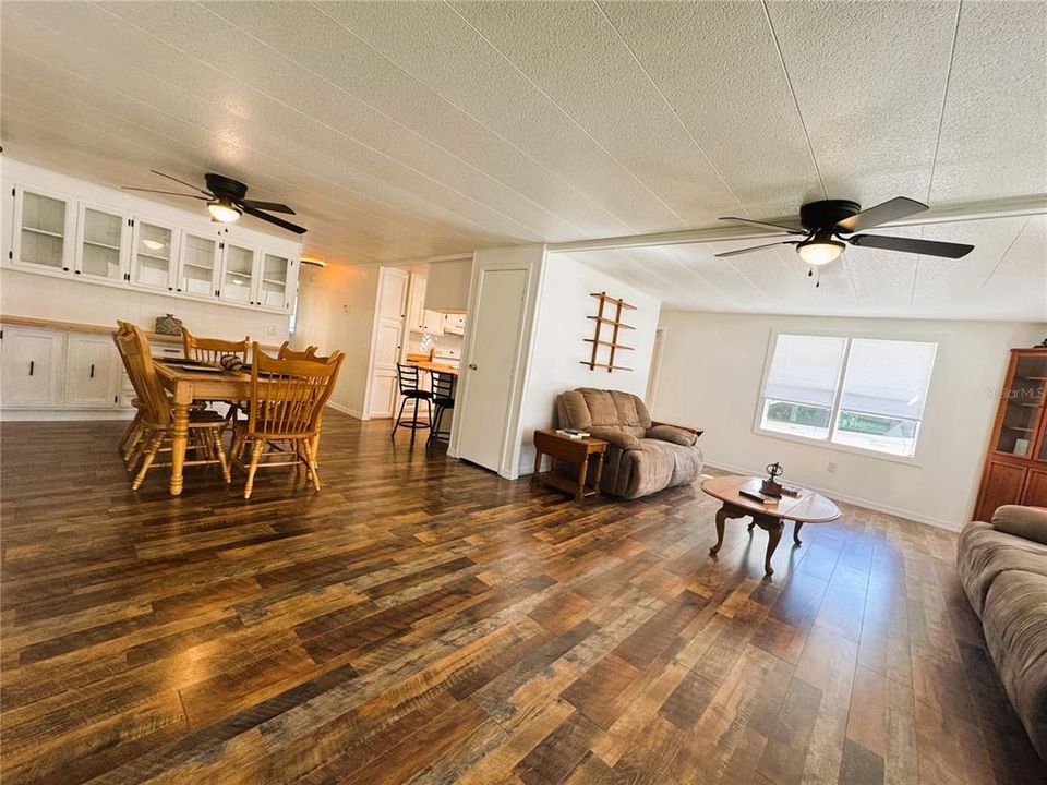 En Venta: $139,900 (2 camas, 2 baños, 1332 Pies cuadrados)