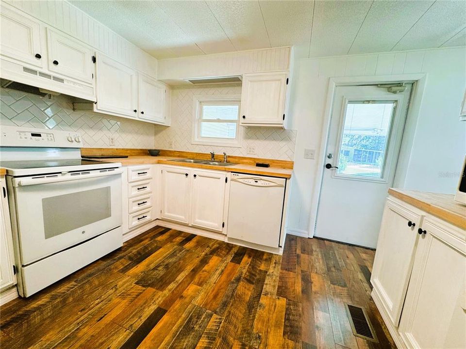 En Venta: $139,900 (2 camas, 2 baños, 1332 Pies cuadrados)