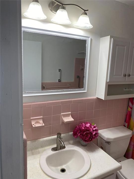 For Sale: $78,000 (1 beds, 1 baths, 608 Square Feet)