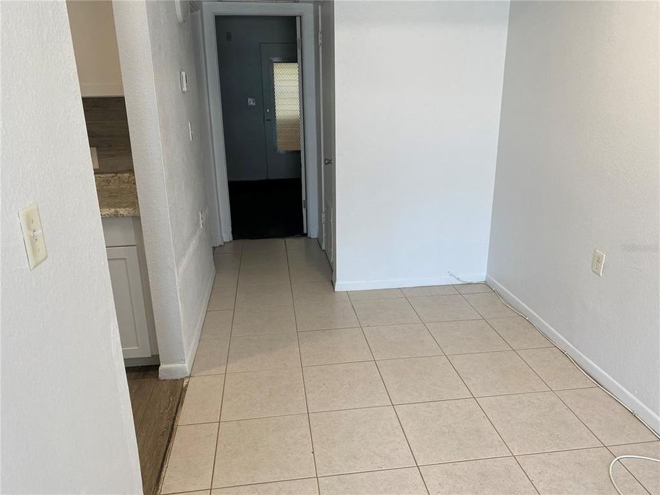 For Sale: $78,000 (1 beds, 1 baths, 608 Square Feet)