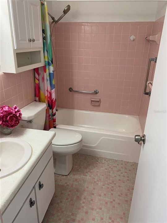 For Sale: $78,000 (1 beds, 1 baths, 608 Square Feet)